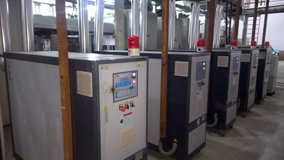 壓延專用模溫機,模具溫度控制機,油循環(huán)模溫機